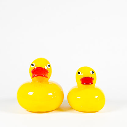 Canards jaunes en verre soufflé