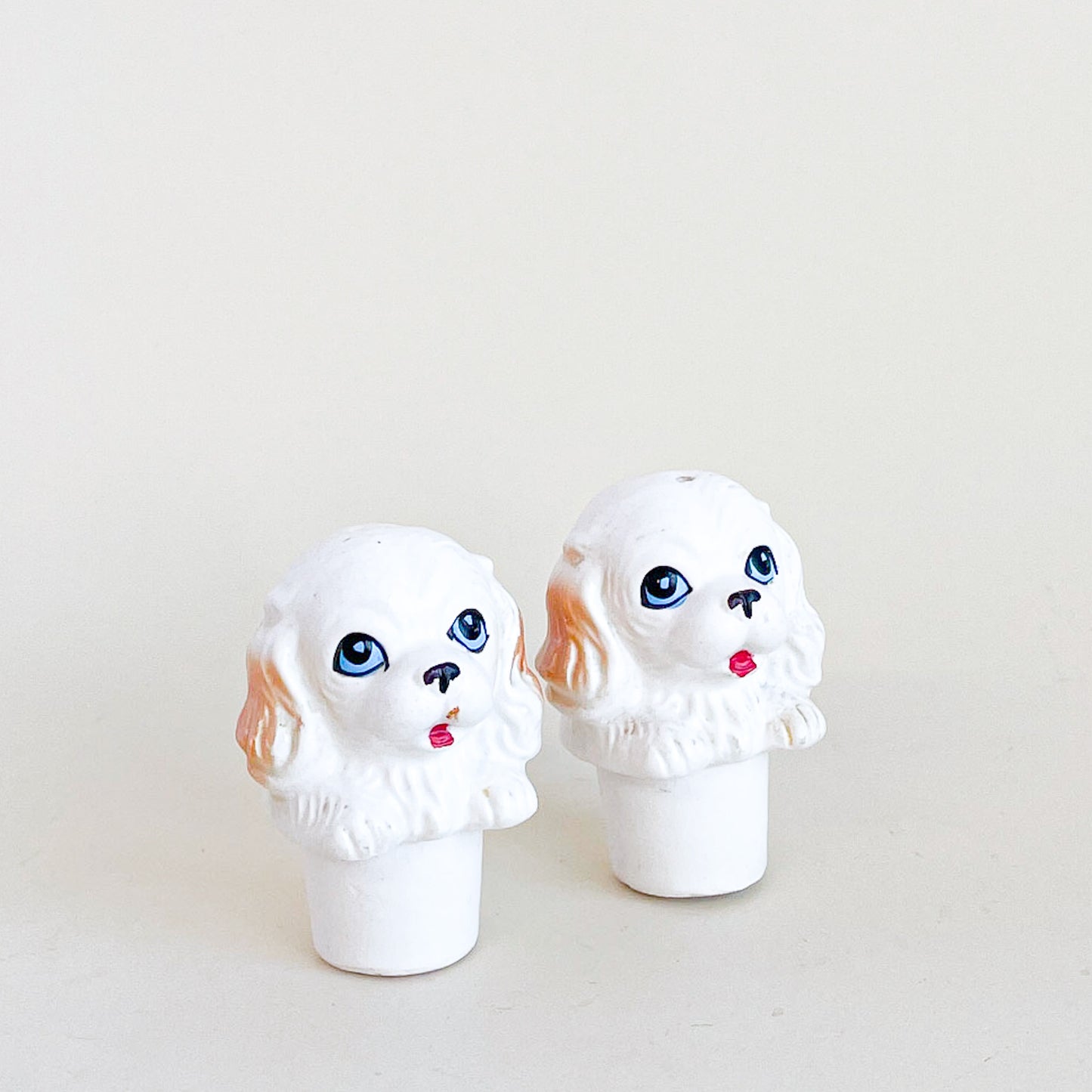 Dogs salt and pepper shakers 