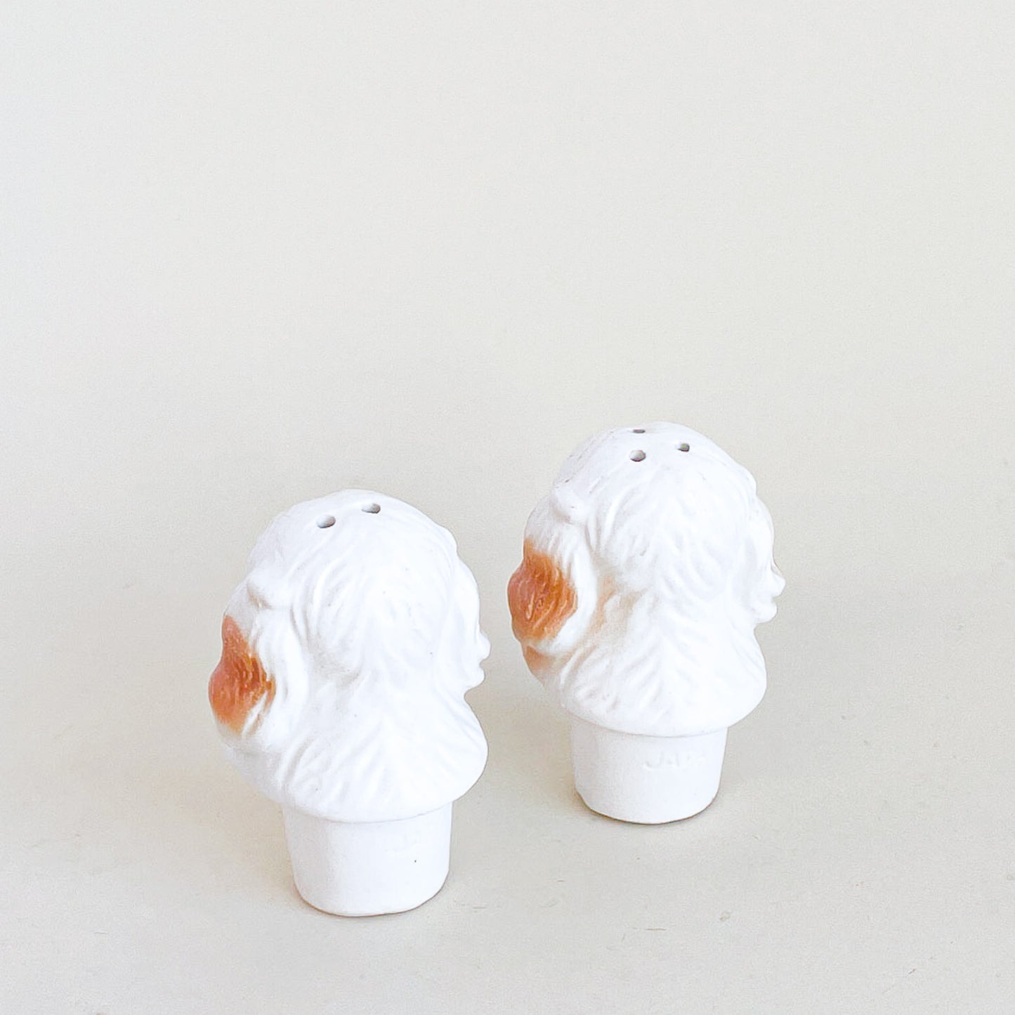 Dogs salt and pepper shakers 