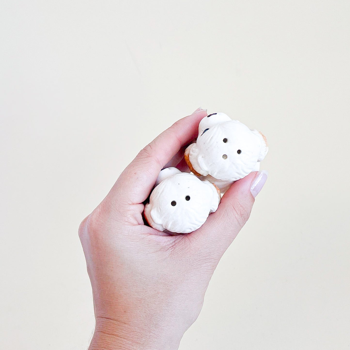 Dogs salt and pepper shakers 