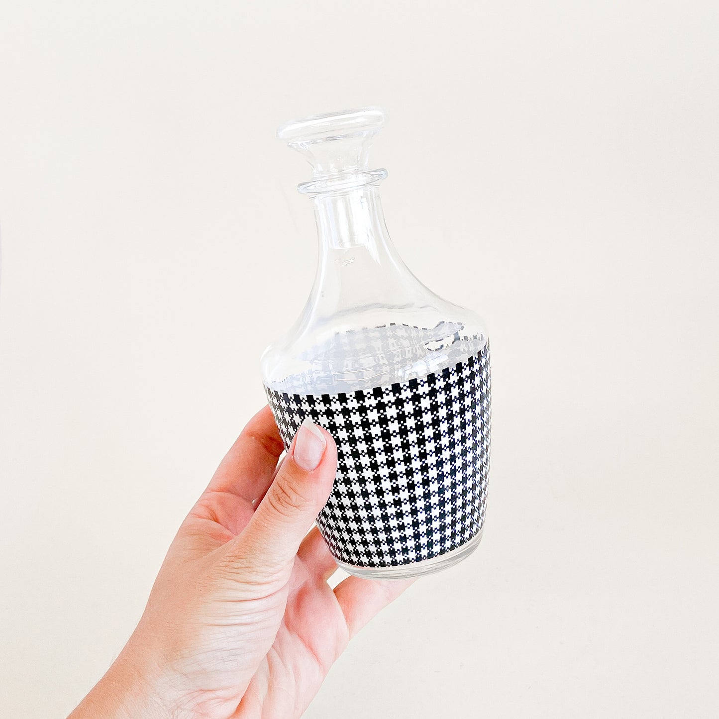 Houndstooth glass decanter carafe