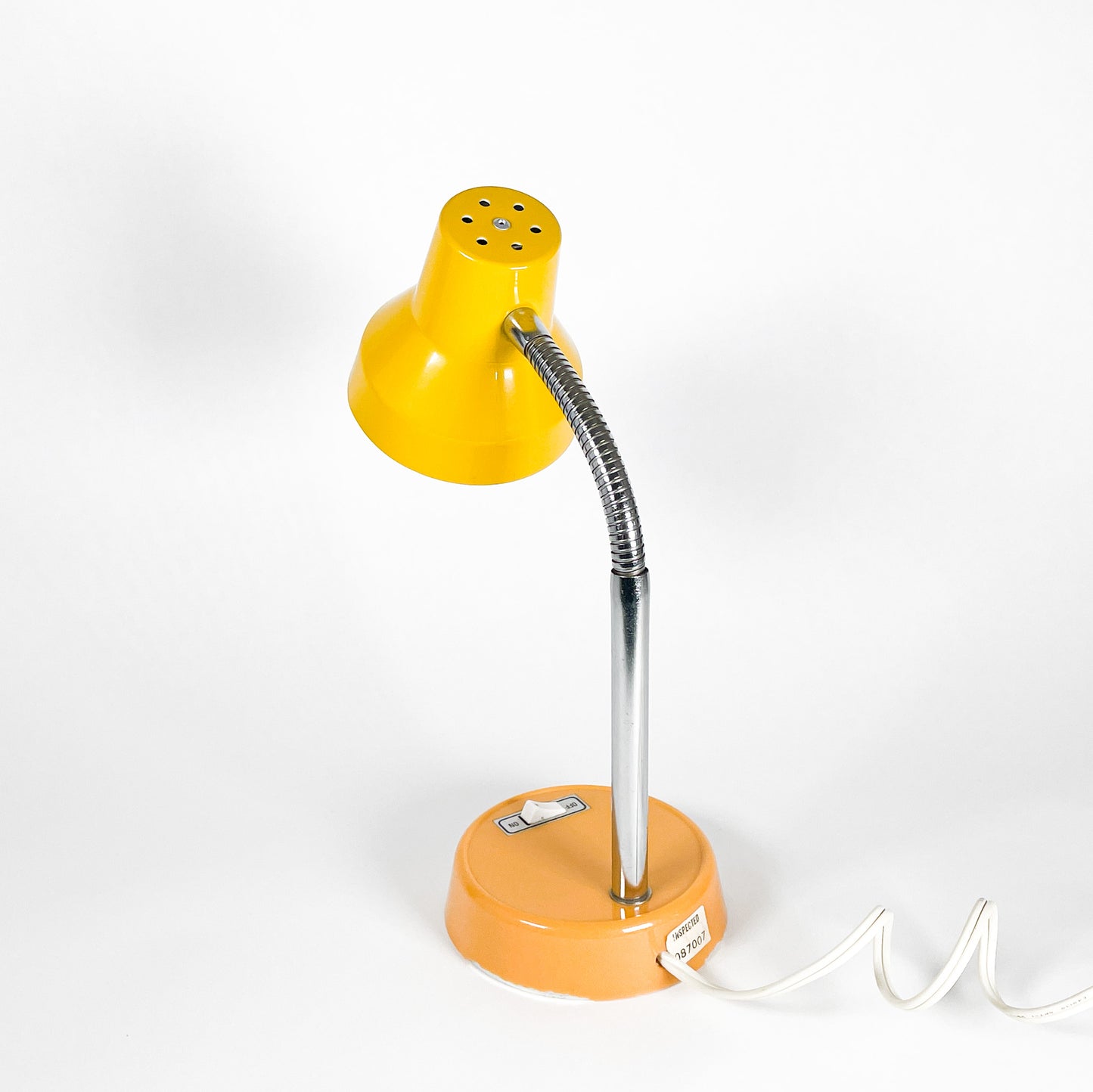 Petite lampe de bureau jaune