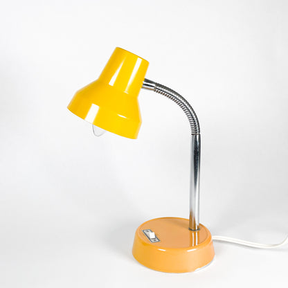 Petite lampe de bureau jaune