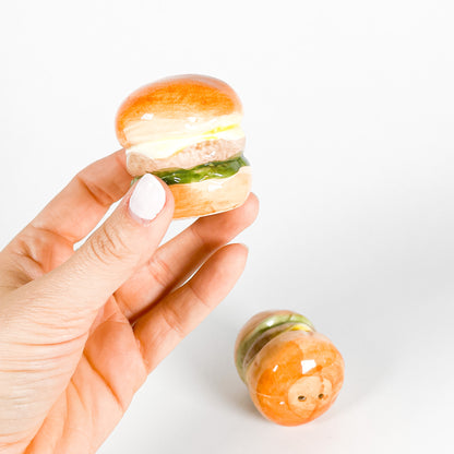 Hamburgers salt and pepper shakers