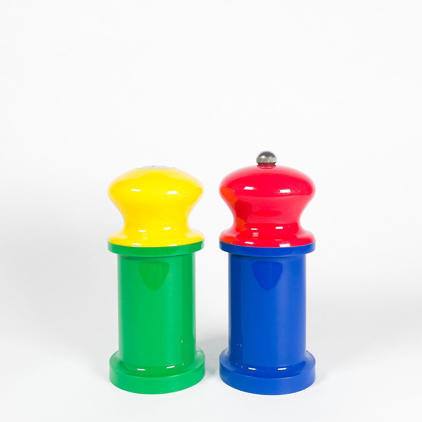 Color block salt and pepper duo