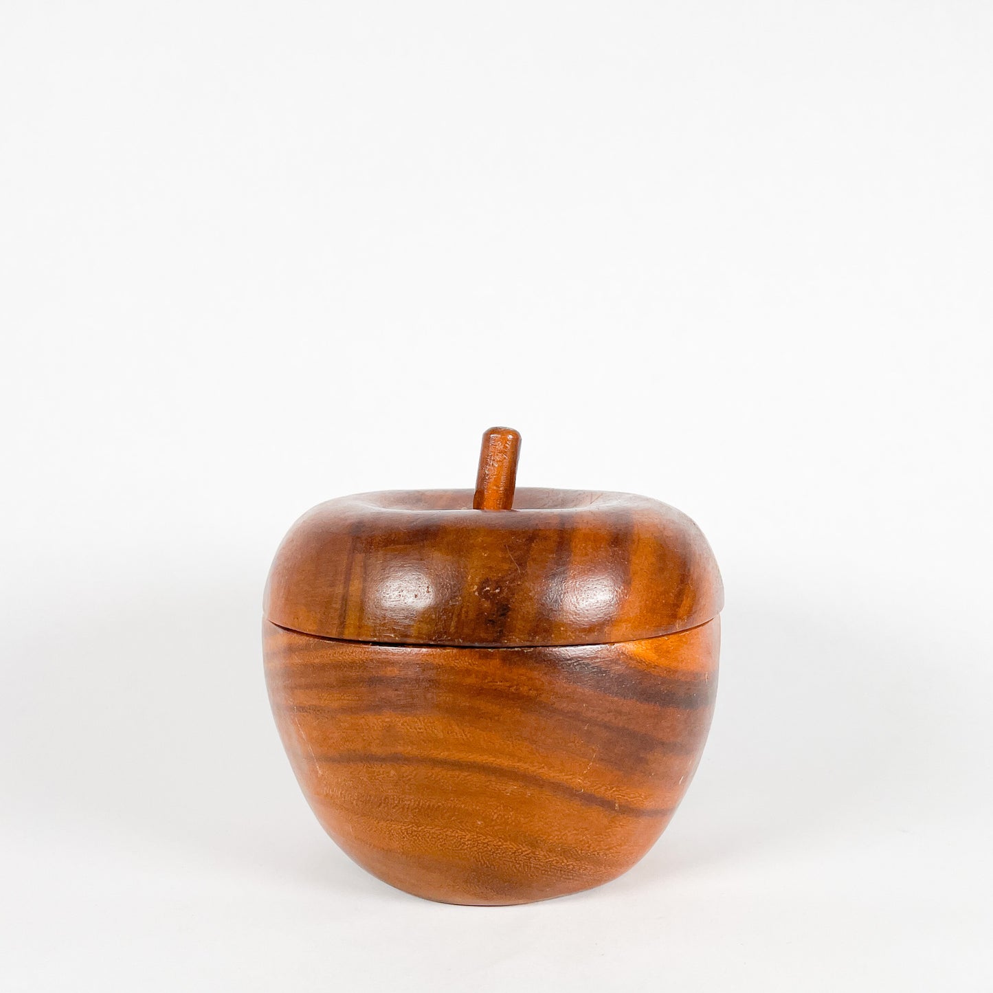 Contenant pomme en bois