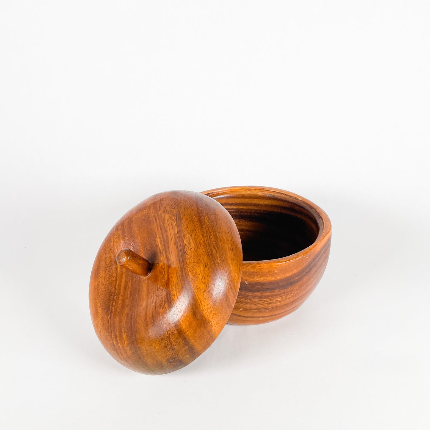 Wooden apple container