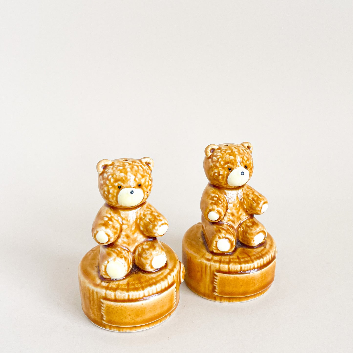 Teddy bear salt and pepper shaker