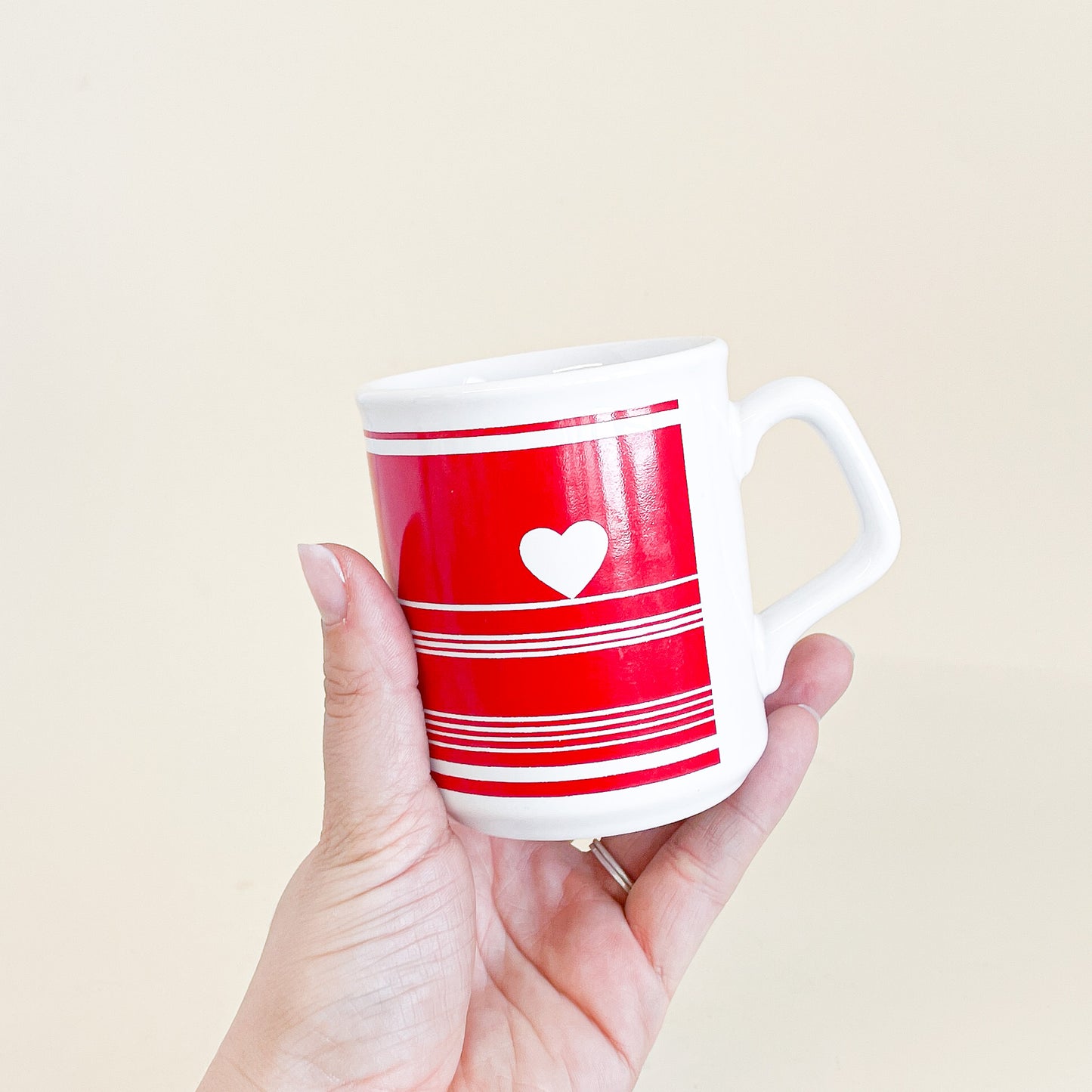 White and red hearts mug