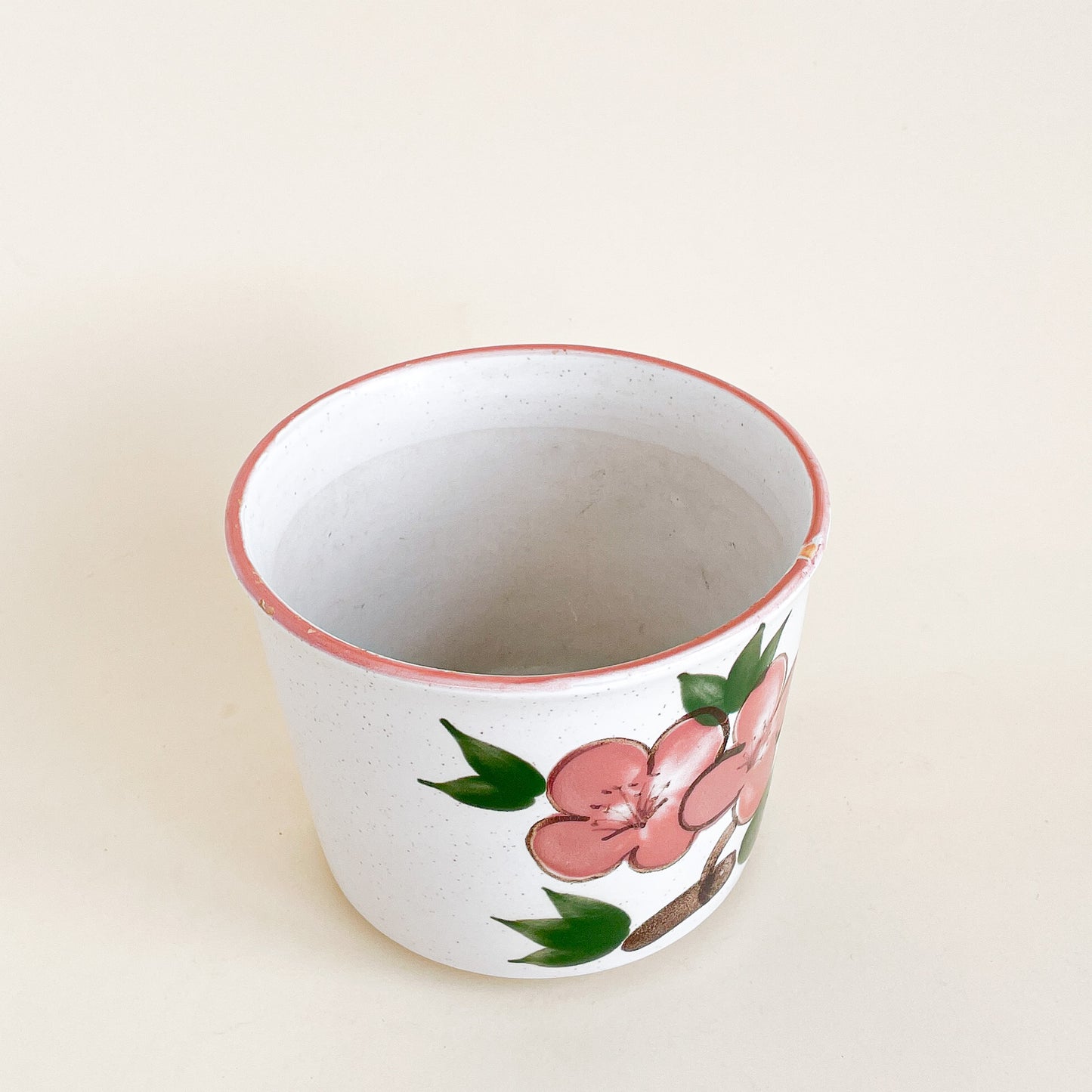 Cache-pot fleur rose