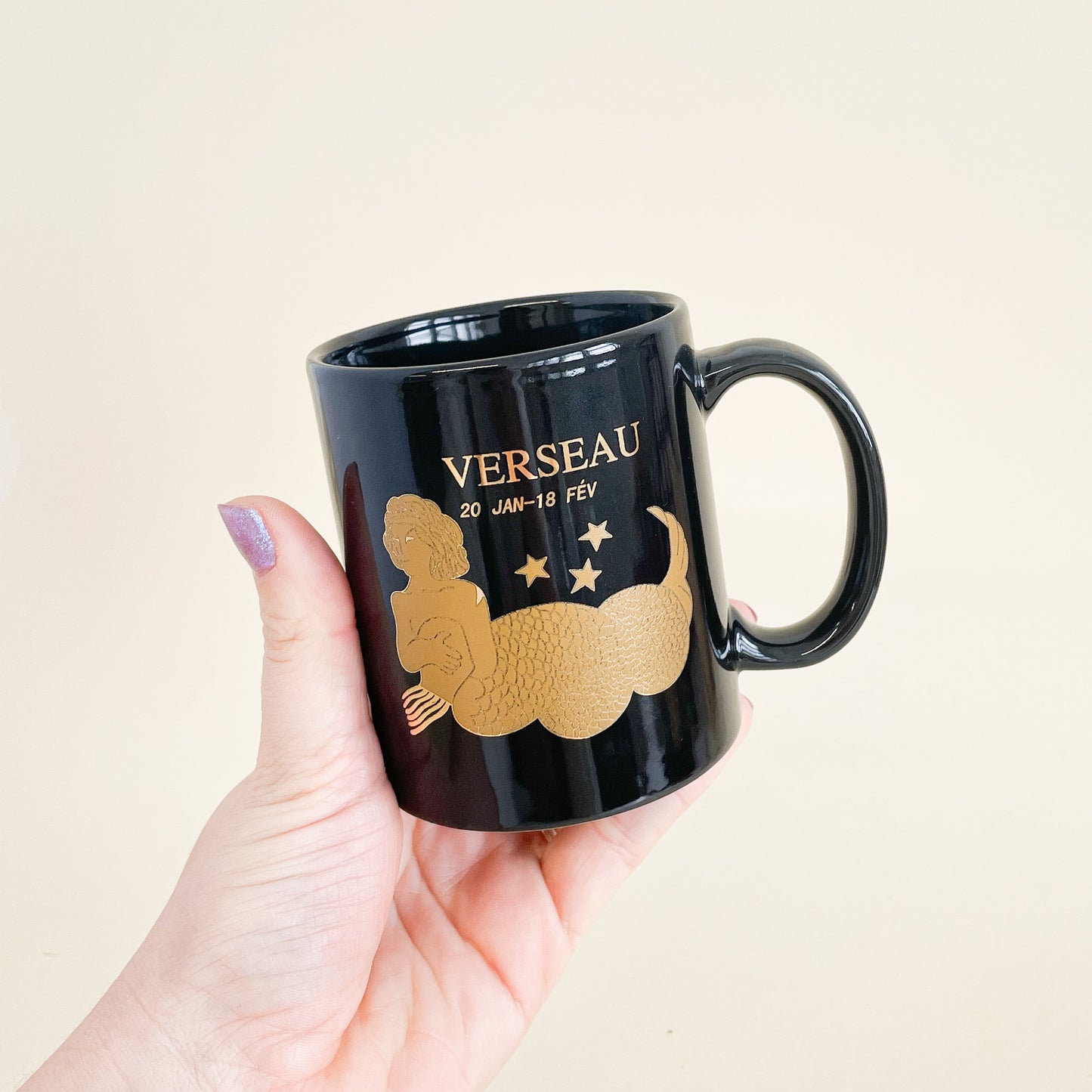 Golden aquarius mug