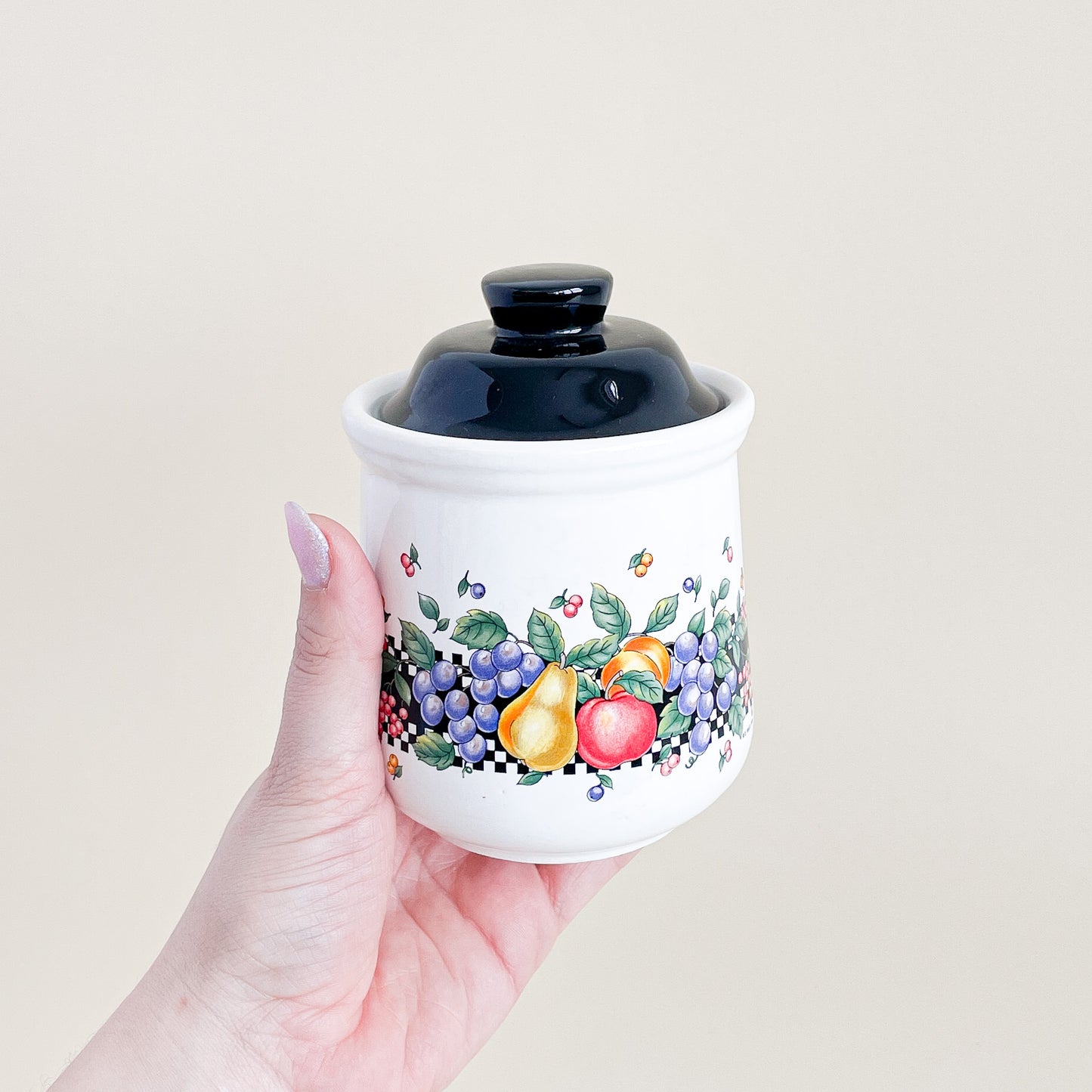 Small fruity canister 1991