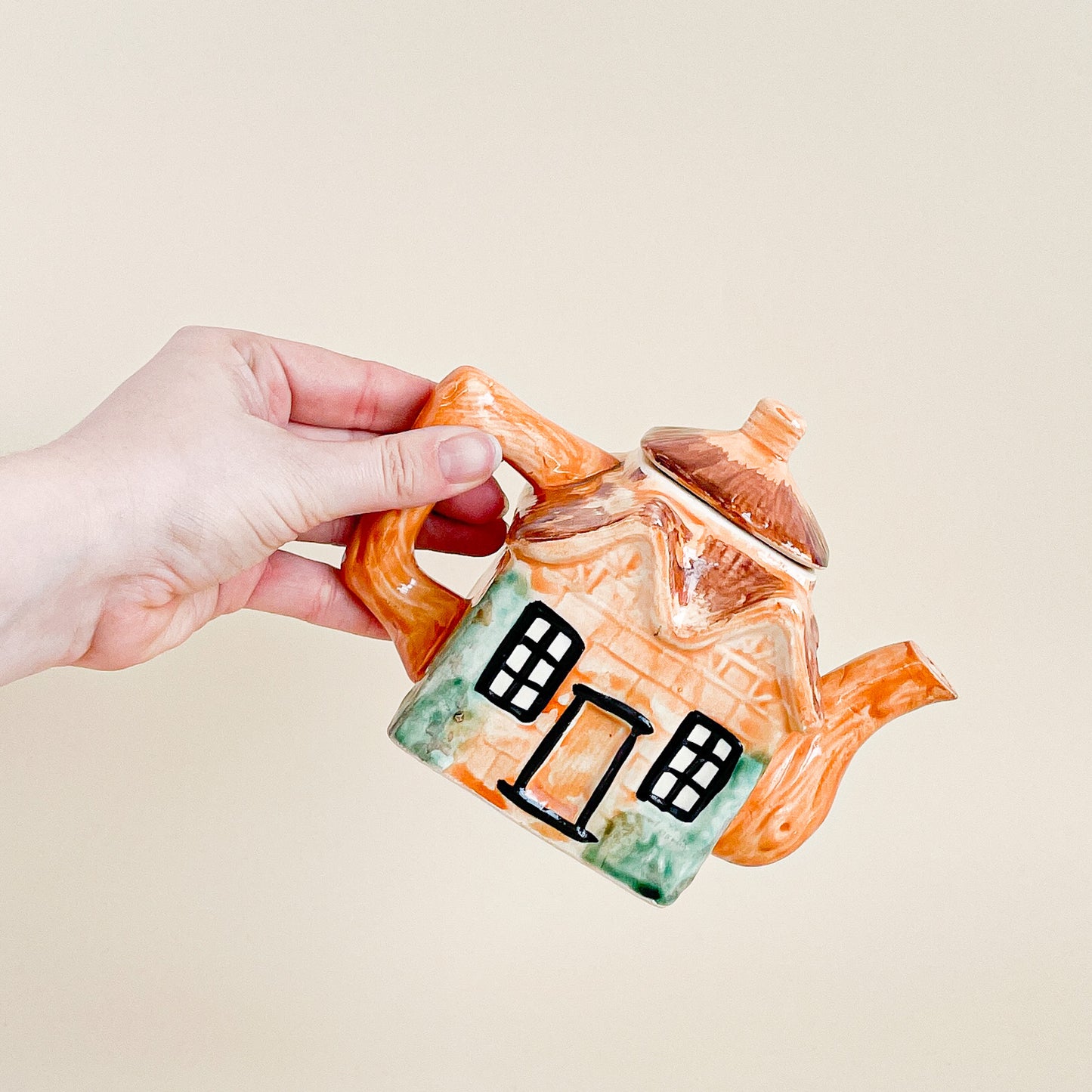 Cute house caramel teapot